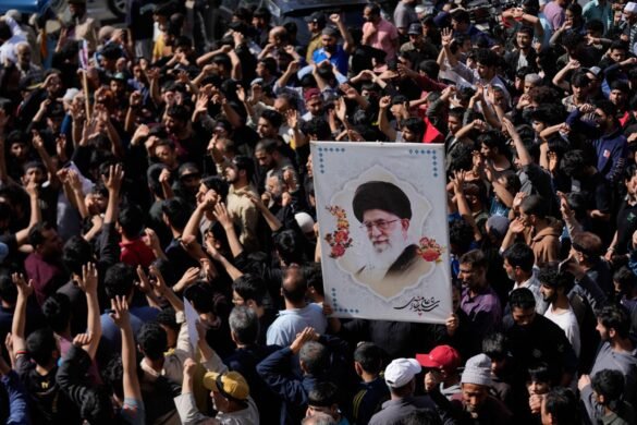 عزاداران خامنه ای