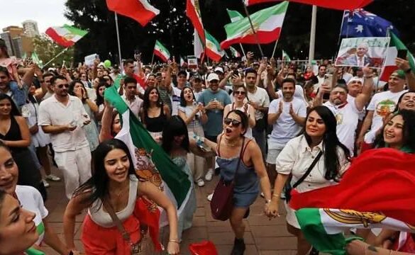 شادی مردم از مرگ خامنه ای