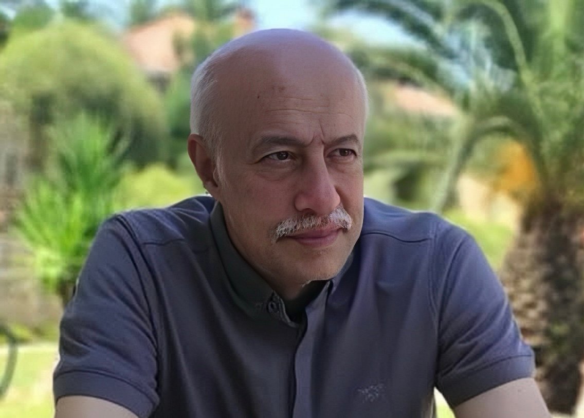 حسن خادم